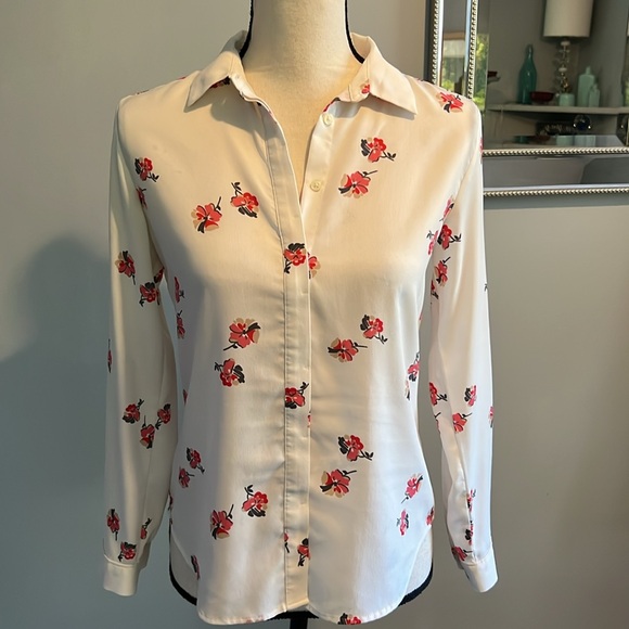 LOFT Bundle of 4 blouses Like New - Picture 4 of 17